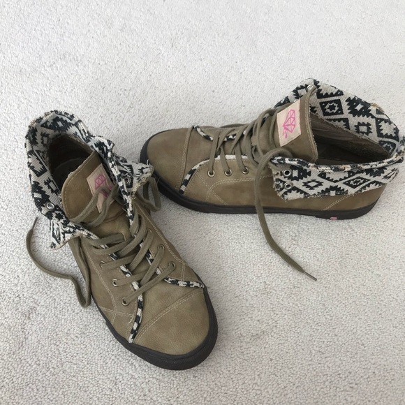 Ankle height shoes size 10 - Picture 2 of 4